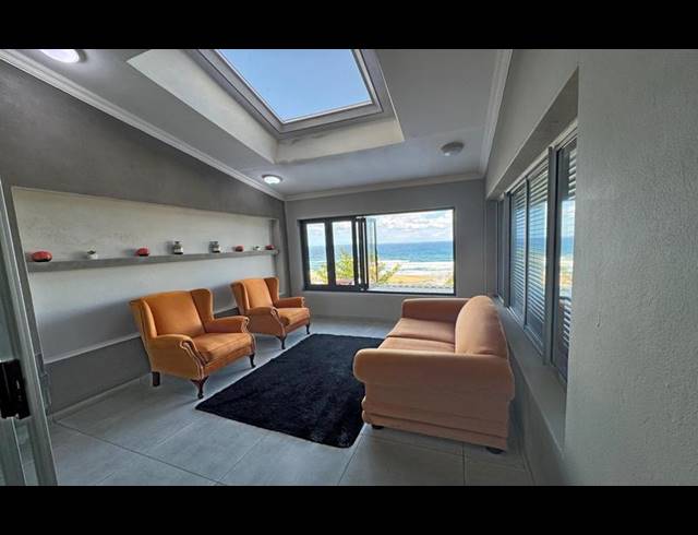 4 BEDROOM HOUSE FOR SALE IN MARGATE BEACH